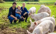 fam-süess-schweine-weidefarm-ballwil.jpg